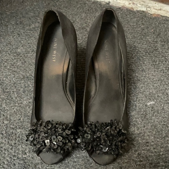 Nine West Pin Up Girl Open Toe Heels - Picture 2 of 7